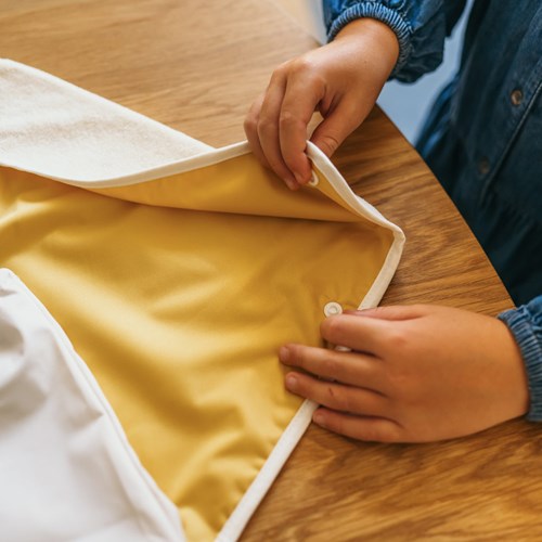 Smikkels babero con mangas - Amarillo - Babero impermeable para bebé-3