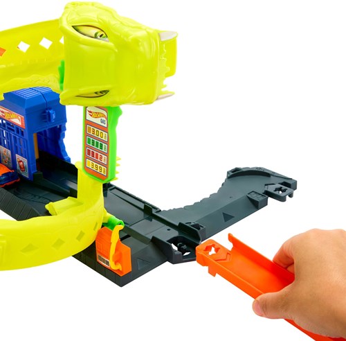 Mattel Hot Wheels City Nemesis Estación de Combustible Serpiente Set de Juego-3