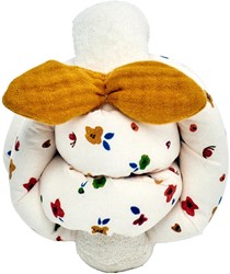 Käthe Kruse KNOT BALL con campana ocre