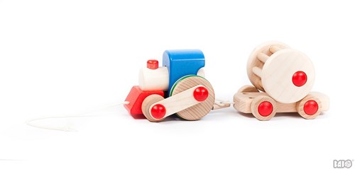 Bajo tren de juguete de madera Choo-Choo con sonajero - 3 piezas