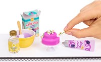 MGA Entertainment set creativo miniaturas de pasteles y comida para hacer-2
