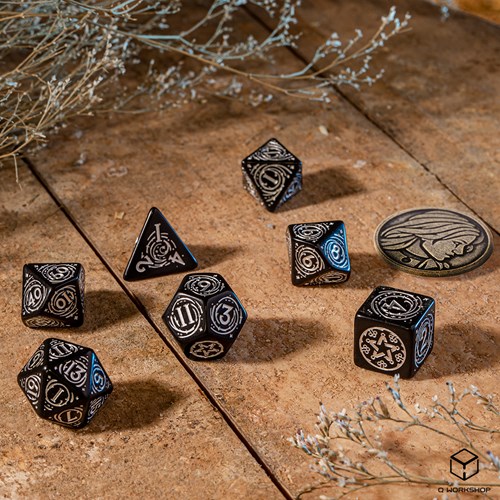 Q-Workshop The Witcher Dice Set - Yennefer - La Estrella de Obsidiana (7 piezas + moneda)-2