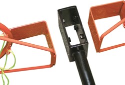 Accesorio portería de fútbol Megaform Back-To-Back Goal Bracket para campo deportivo