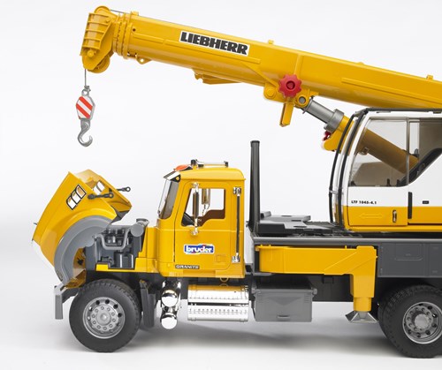 Bruder camión grúa Mack Granite Liebherr - vehículo de construcción juguete amarillo-2