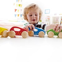 Hape coche de juguete de madera - cochecito colorido para niños-2