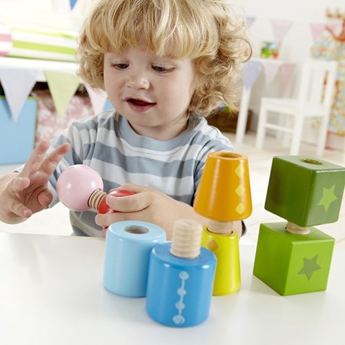 Hape bloques de madera para enroscar - juguete educativo - 8 piezas
