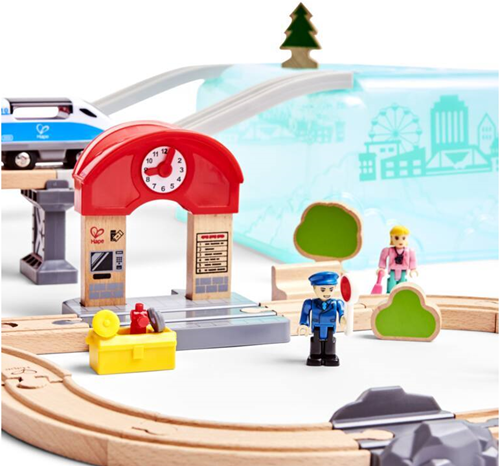 Hape set de tren City - ciudad y vías de juguete de madera-3