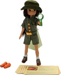 Muñeca Lottie Rainforest Guardian