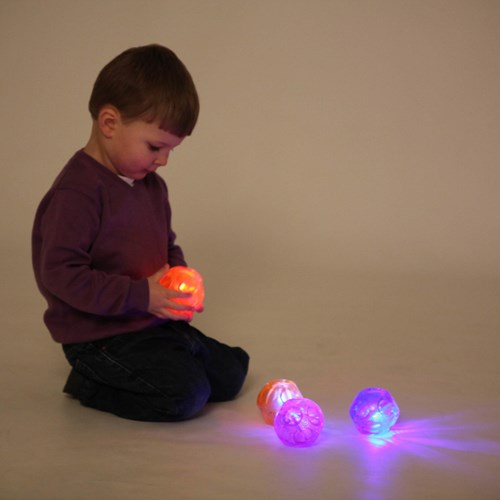 TickiT pelotas sensoriales luminosas para niños - set de 4 pelotas de colores-3