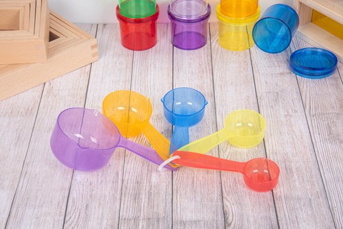 TickiT vasos medidores translúcidos de colores - set educativo de 5 piezas-3